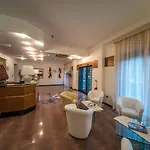 Hotel New Petit