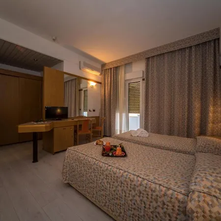 New Petit Hotel 3*