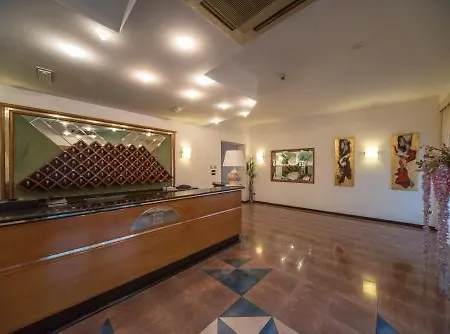 New Petit Hotel 3*
