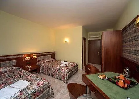 New Petit Hotel