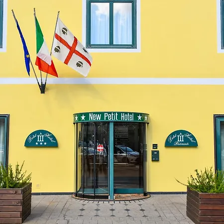 Hotel New Petit