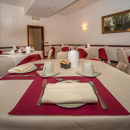 Hotel New Petit 3*