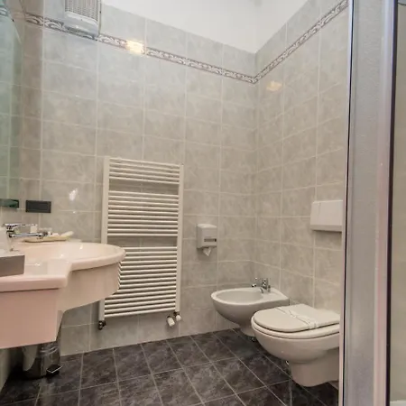 New Petit Hotel 3*