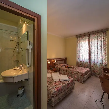 New Petit Hotel