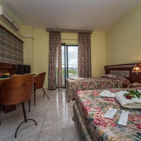 Hotel New Petit