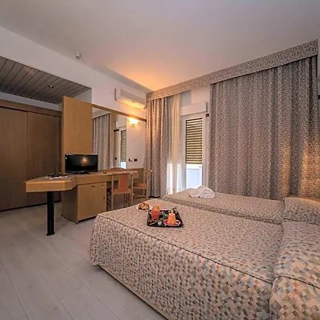 New Petit Hotel 3*