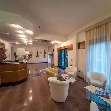 Hotel New Petit