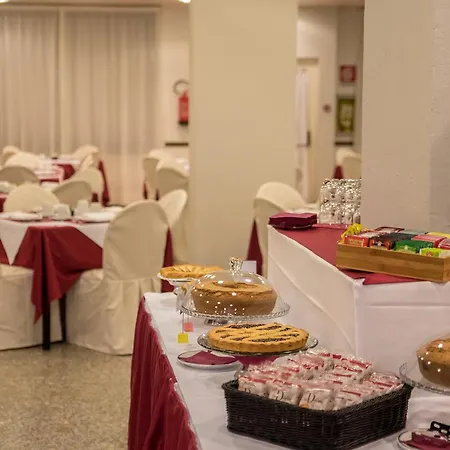 Отель New Petit Темпио-Паузания