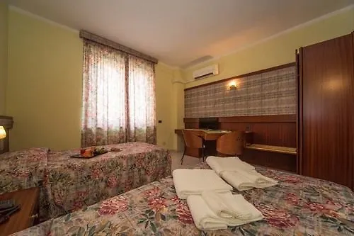 Hotel New Petit 3*